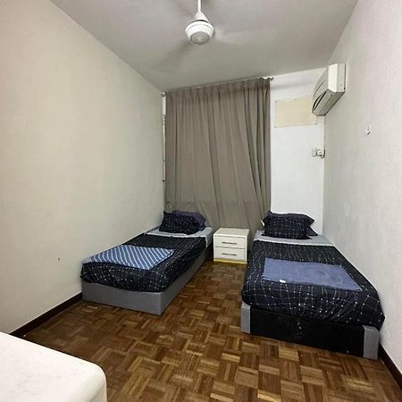 Bayu Emas Ferringhi Homestay Batu Ferringhi Exterior foto